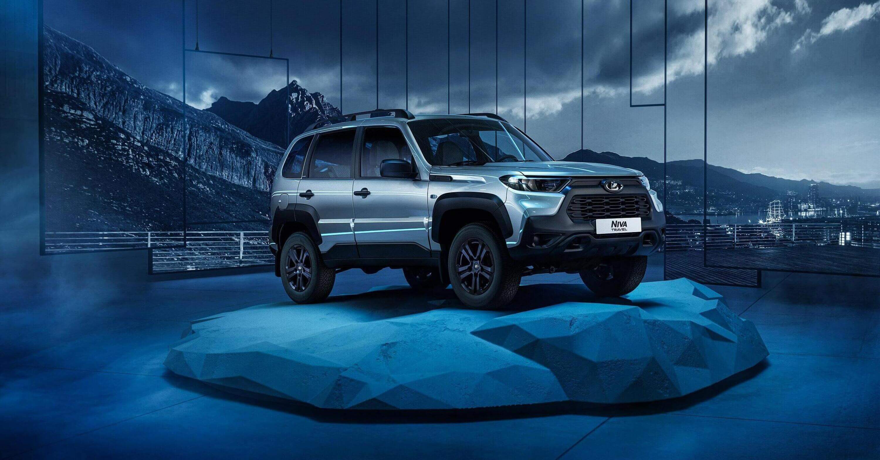 Lada Niva Travel &laquo;в&nbsp;тёмном&raquo;: новая комплектация [Black]